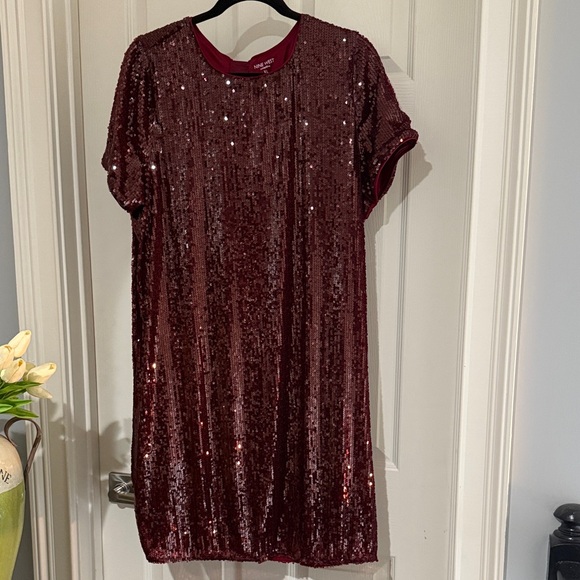 NWOT- Nine West Wine Sequin Top - Picture 1 of 11